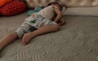 6岁孩子晚上睡不踏实，什么原因？