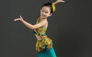 儿童舞蹈发型造型图片