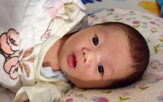 新生儿半个月能看见吗