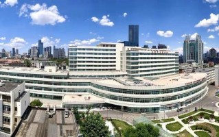 天津第二儿童医院的具体地址在哪里？周边交通和停车方便吗？