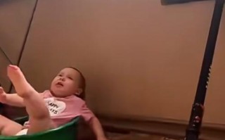 儿童半夜惊醒害怕发抖