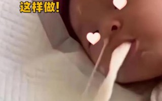 新生儿吐奶是正常现象吗？需要担心哪些异常情况？