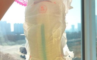 新生儿尿布怎么选？棉柔、纸尿裤、布尿布哪种更适合宝宝娇嫩肌肤？