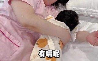 新生儿吃母乳时总睡着怎么办？如何避免宝宝吃着奶就睡着？