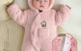 新生儿睡觉穿棉衣会过热吗？如何判断穿衣是否合适？