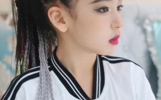 儿童演出头型女孩图片背后有何文化意义或审美考量？