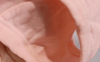 孕期内裤出现淡淡粉色是正常现象还是健康预警？