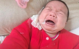 新生儿宝宝吐奶又拉肚子，是消化不良还是感染了？