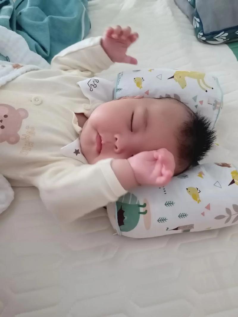 新生儿放下就哭抱起停，是依赖还是没安全感？-第1张图片-中州医学会