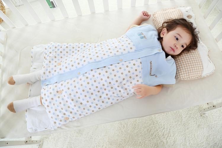 新生儿冬天晚上睡觉，穿多少才合适？-第3张图片-中州医学会