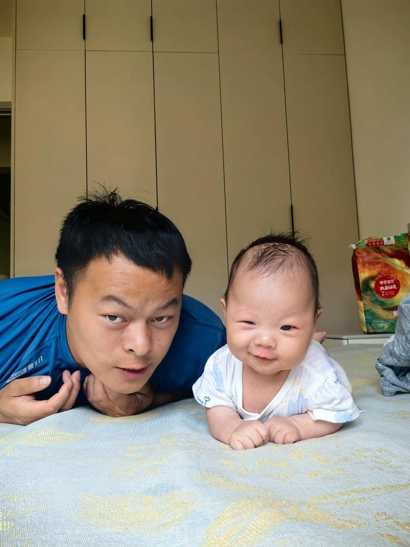 宝宝脸大小不一，会自然对称吗？-第1张图片-中州医学会