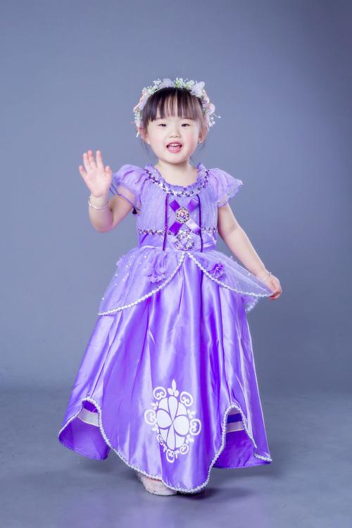 儿童公主裙婚纱小公主苏菲亚是几岁穿的？-第3张图片-中州医学会