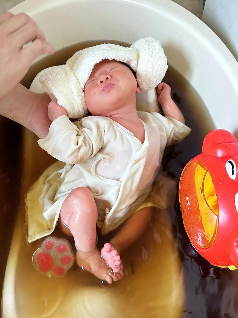 新生儿出生后多久洗澡合适?-第3张图片-中州医学会 新生儿出生后多久洗澡合适?-第3张图片-中州医学会