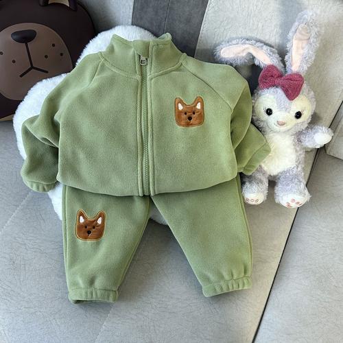 新生儿冬天备衣，几套才够穿？-第3张图片-中州医学会