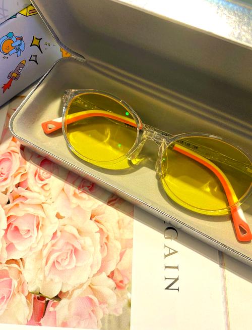 日本儿童防蓝光眼镜真有必要戴吗?-第3张图片-中州医学会 日本儿童防蓝光眼镜真有必要戴吗?-第3张图片-中州医学会