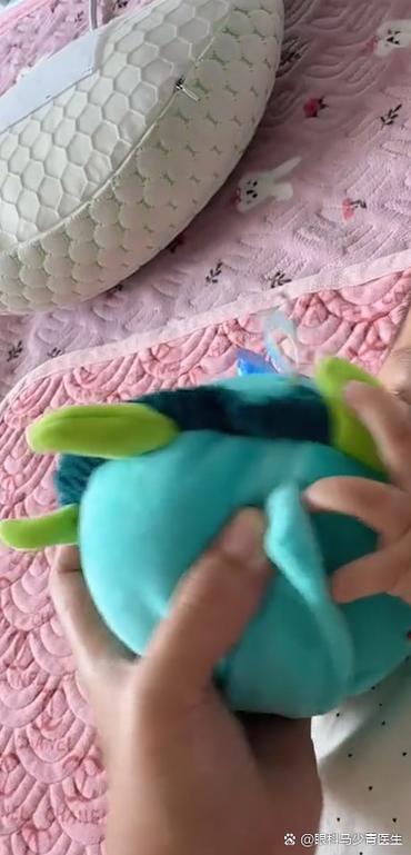 新生儿眼睛被手机闪光灯照了会伤视力吗？-第3张图片-中州医学会