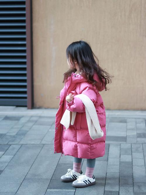 儿童穿羽绒服好还是棉服好-第2张图片-中州医学会