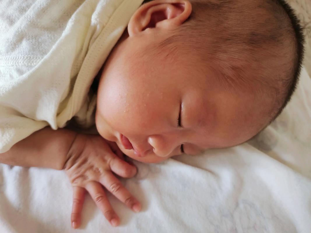 新生儿睡觉咯咯咯声是正常现象吗？-第3张图片-中州医学会