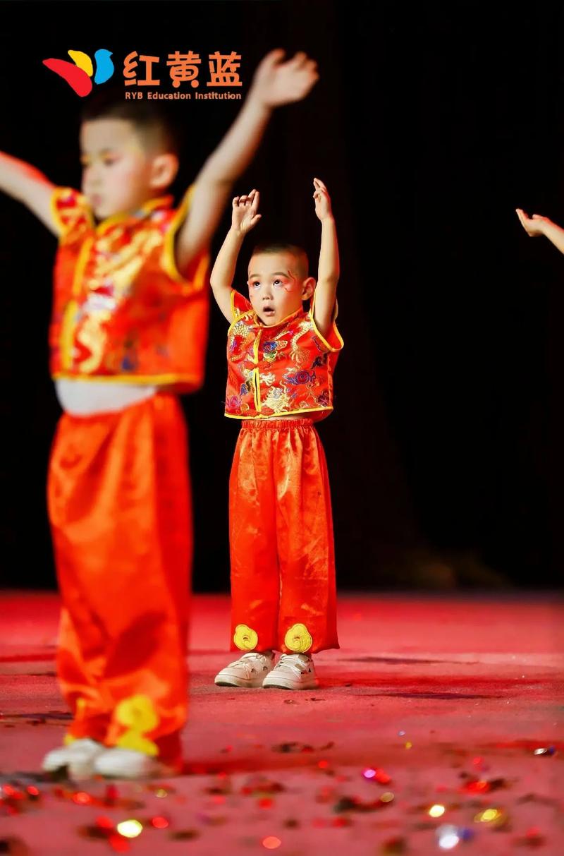 小火车跳舞儿童乐园，小朋友如何跟着节奏快乐摇摆？-第2张图片-郑州医学网