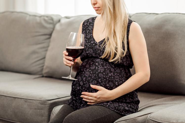 备孕期间老公天天喝酒，会影响胎儿健康吗？如何有效沟通让他戒酒？-第2张图片-郑州医学网