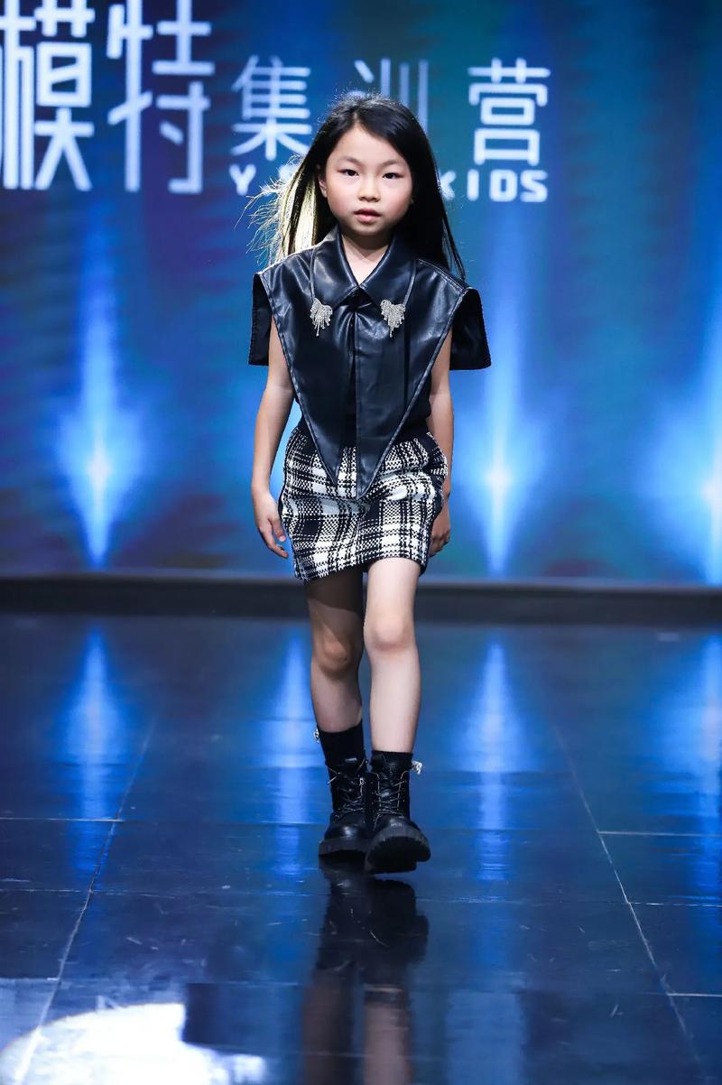 儿童走秀造型图片大全，如何平衡创意与安全，打造适龄又不失亮点的舞台形象？-第1张图片-郑州医学网