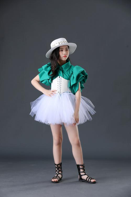 儿童走秀造型图片大全，如何平衡创意与安全，打造适龄又不失亮点的舞台形象？-第2张图片-郑州医学网