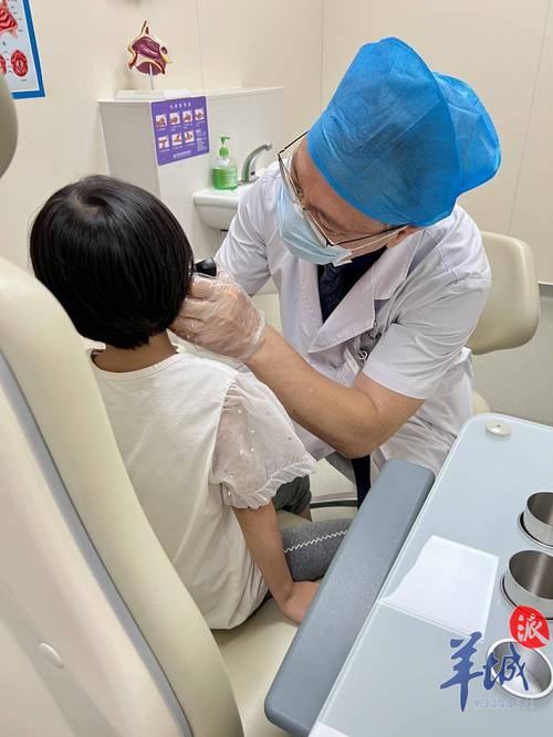 医生给儿童掏耳朵视频，操作规范吗？安全风险如何规避？-第3张图片-郑州医学网