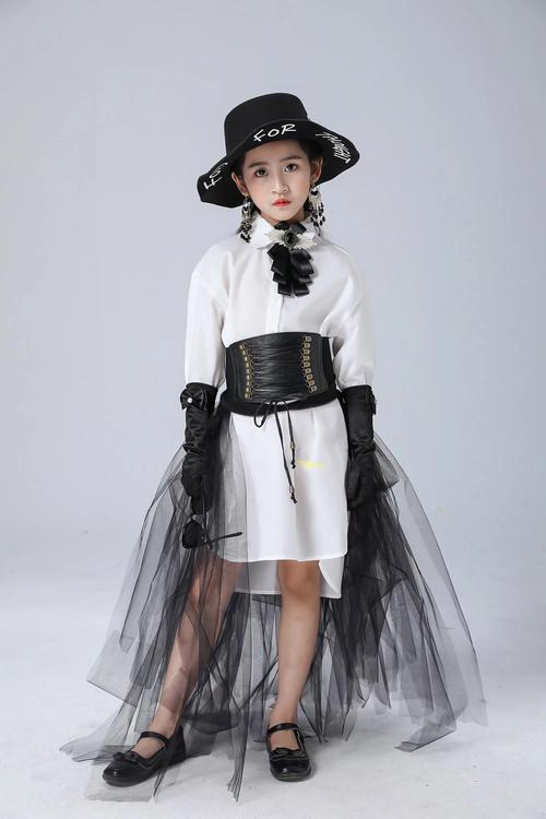 儿童模特走秀标准动作如何塑造专业台风与舞台表现力？-第3张图片-郑州医学网