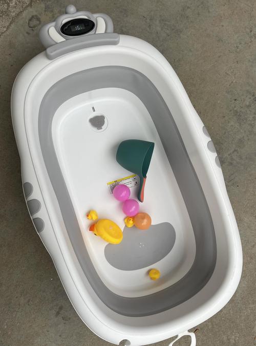 新生儿洗澡选什么盆？材质、尺寸、安全怎么兼顾？-第2张图片-郑州医学网