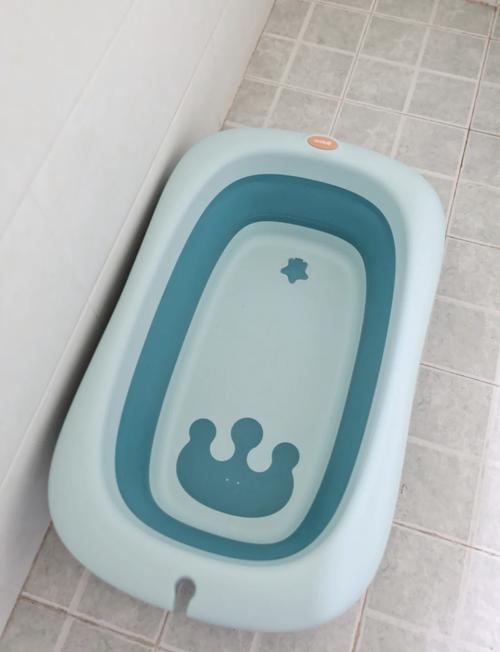 新生儿洗澡选什么盆？材质、尺寸、安全怎么兼顾？-第1张图片-郑州医学网