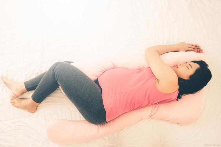 孕期睡觉胸闷喘不过气是正常现象吗？需要警惕哪些孕期心肺问题？-第3张图片-郑州医学网