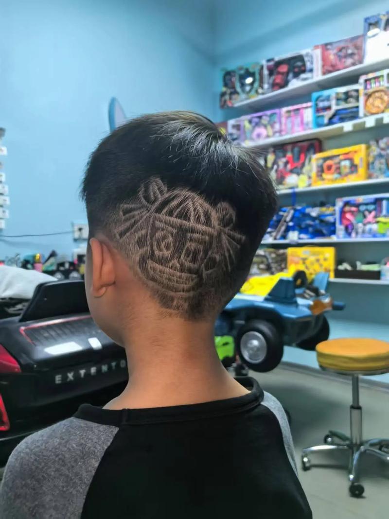 儿童头发雕刻图案大全,有哪些适合不同年龄段的创意造型?-第1张图片-郑州医学网 儿童头发雕刻图案大全,有哪些适合不同年龄段的创意造型?-第1张图片-郑州医学网