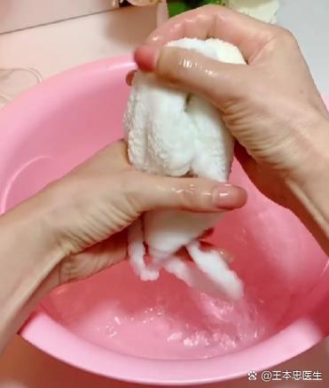 孕期热毛巾敷乳房的正确方法与注意事项是什么？-第3张图片-郑州医学网