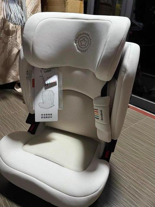 儿童安全座椅年龄规定具体怎么划分？不同年龄段该如何正确选择？-第1张图片-郑州医学网