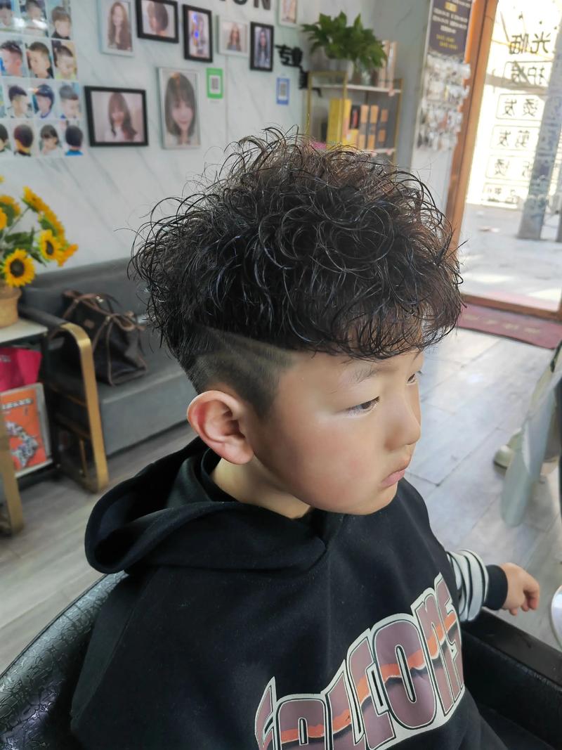 儿童烫发发型图片男童-第3张图片-郑州医学网