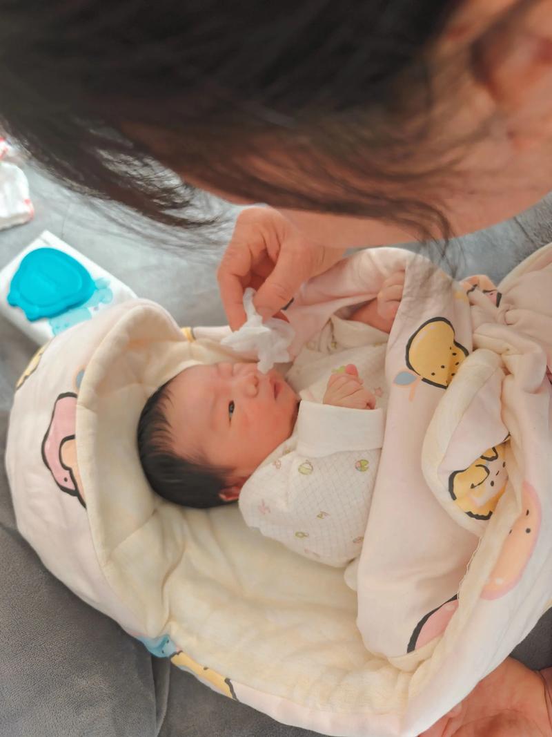 新生儿喝奶喝几口就睡-第3张图片-郑州医学网