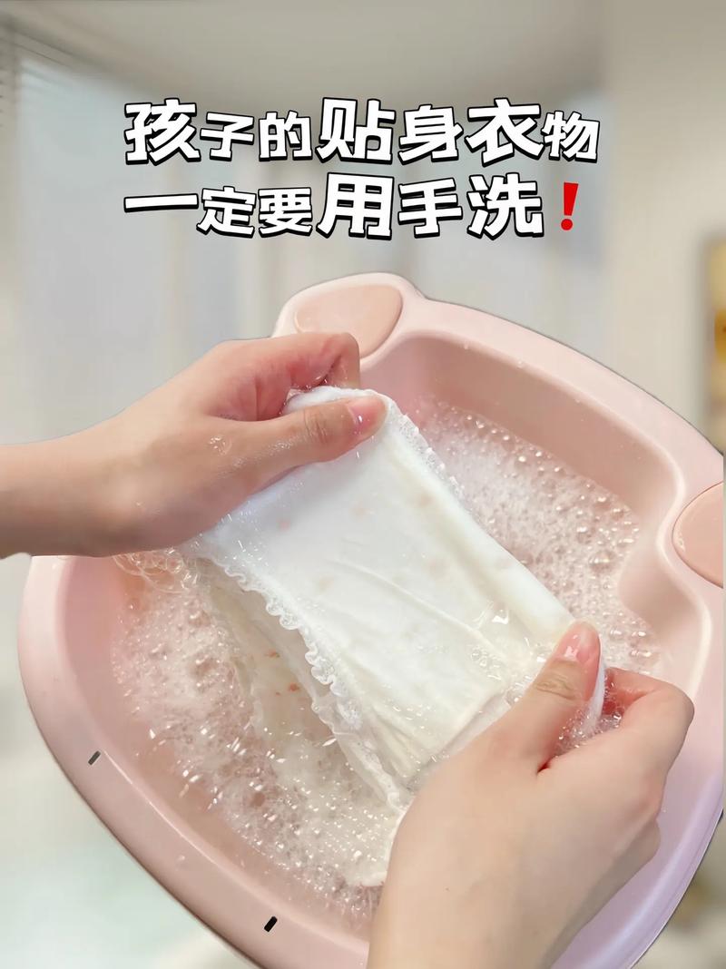 新生儿衣服到底能不能机洗？机洗会不会伤到宝宝娇嫩肌肤？-第1张图片-郑州医学网