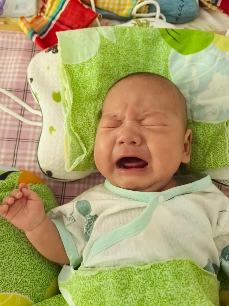 新生儿白天黑夜颠倒，晚上总哭闹，到底该怎么办？-第1张图片-郑州医学网