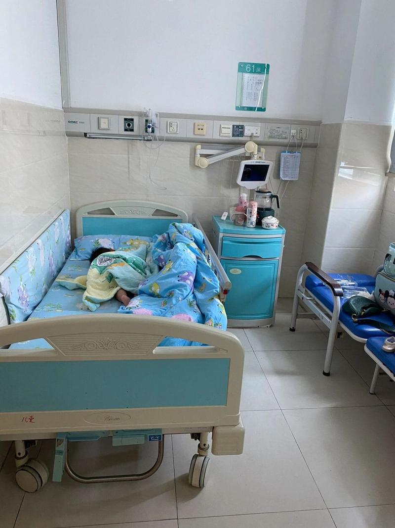 新生儿支气管肺炎住院，家长该如何科学护理与预防复发？-第1张图片-郑州医学网