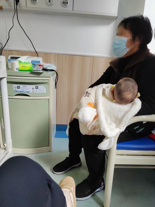 新生儿支气管肺炎住院，家长该如何科学护理与预防复发？-第2张图片-郑州医学网