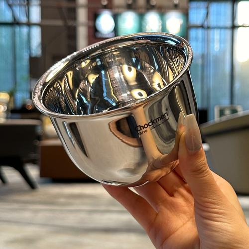 新生儿可以用不锈钢碗-第3张图片-郑州医学网