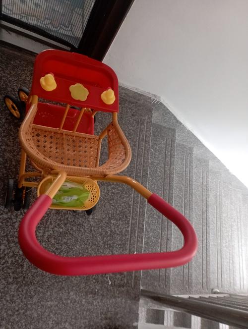 新生儿到底几个月才能坐手推车？过早使用会不会影响脊椎发育？-第2张图片-郑州医学网