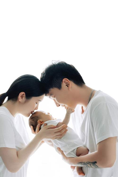 给新生儿拍照会伤害眼睛或影响健康吗？-第1张图片-郑州医学网