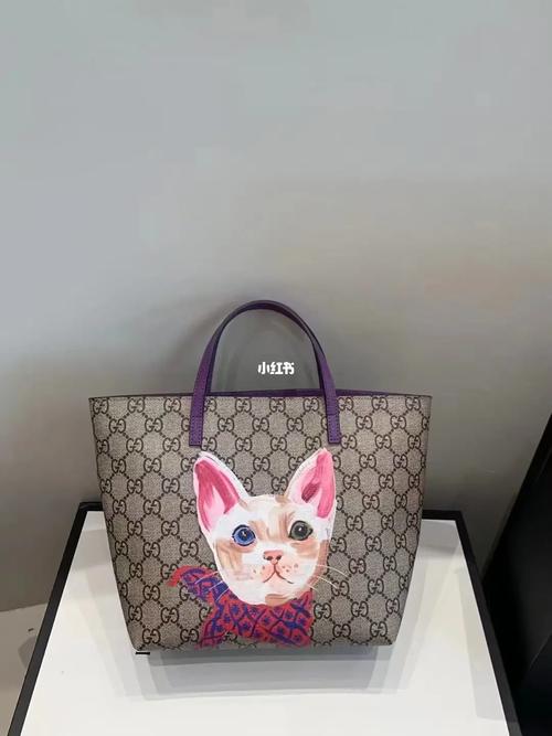 Gucci儿童猫咪包凭什么卖这么贵？是品牌溢价还是设计真值这个价？-第3张图片-郑州医学网