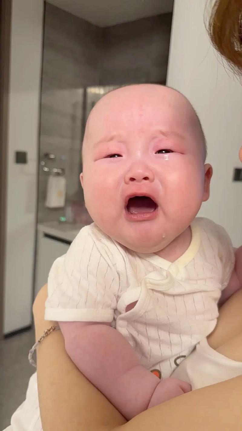 新生儿宝宝哭不掉眼泪-第2张图片-郑州医学网