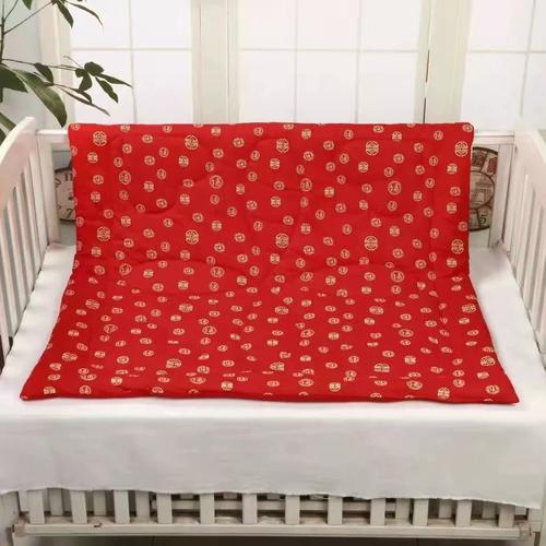 新生儿用红色被子真的安全吗？会影响视力或睡眠吗？-第1张图片-郑州医学网