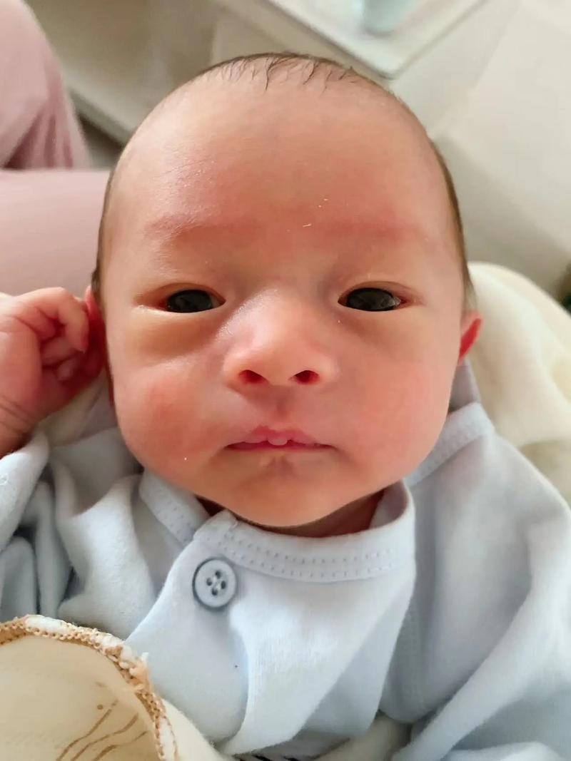 20天新生儿混合喂养，如何正确衔接奶粉与母乳避免宝宝消化不良？-第2张图片-郑州医学网