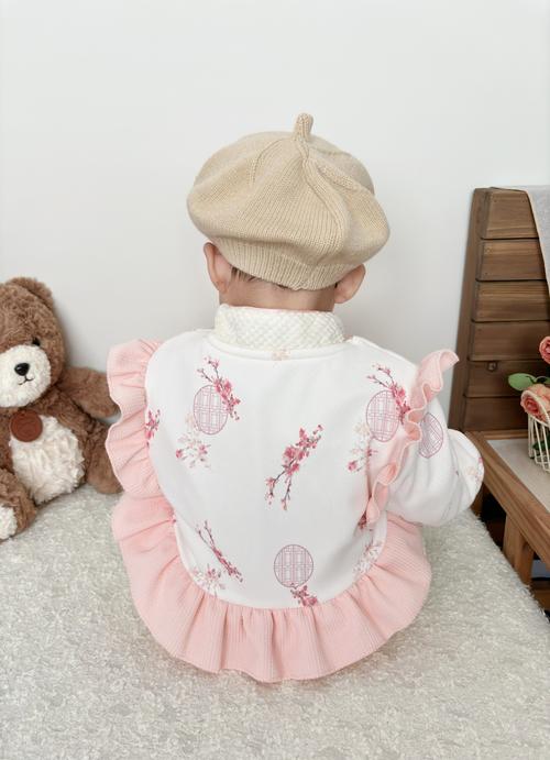 冬天新生儿满月穿什么-第1张图片-郑州医学网