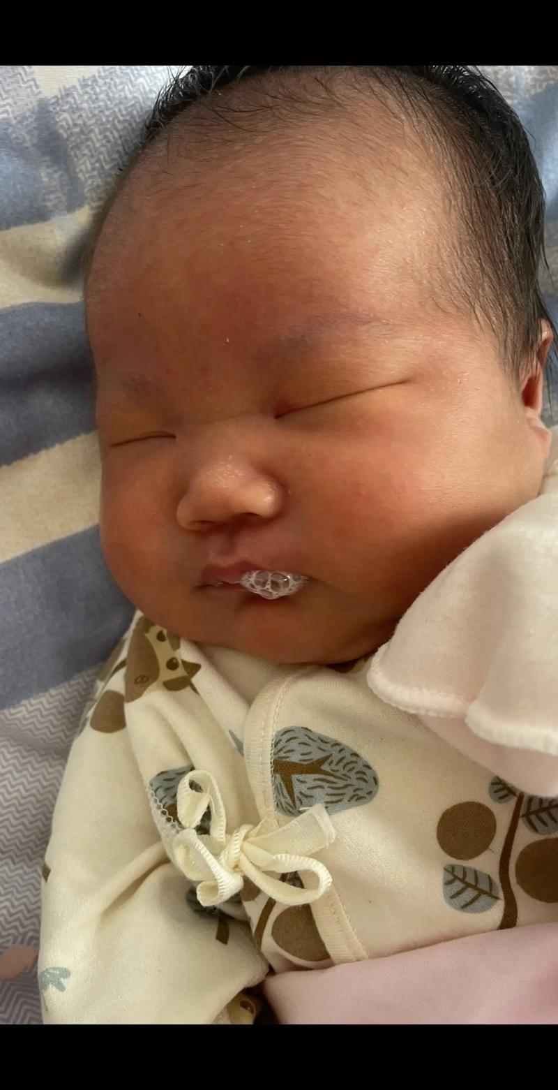 新生儿支气管肺炎重症为何凶险？家长如何应对治疗与护理？-第1张图片-郑州医学网