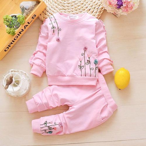 六月份新生儿穿什么衣服才透气舒适?夏季新生儿穿衣指南有哪些注意事项?-第3张图片-郑州医学网 六月份新生儿穿什么衣服才透气舒适?夏季新生儿穿衣指南有哪些注意事项?-第3张图片-郑州医学网